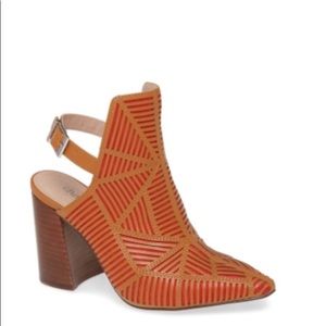 New Charles By Charles David Venom Shoes size 6